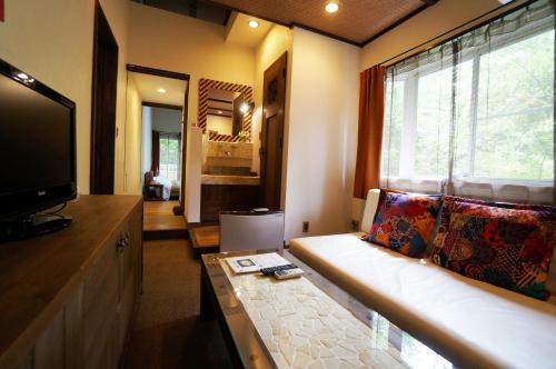 Estivant Club - Tsumagoi