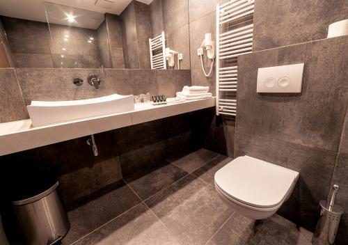 Double Room image 10