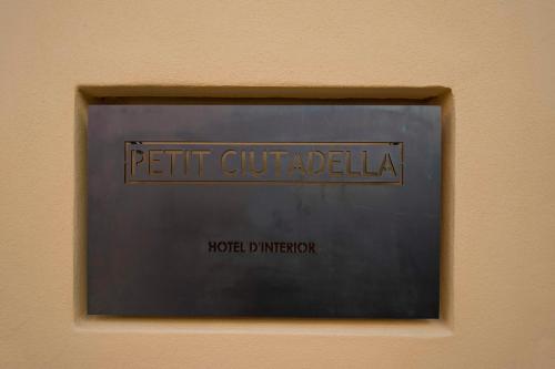 Petit Hotel Ciutadella - image 9