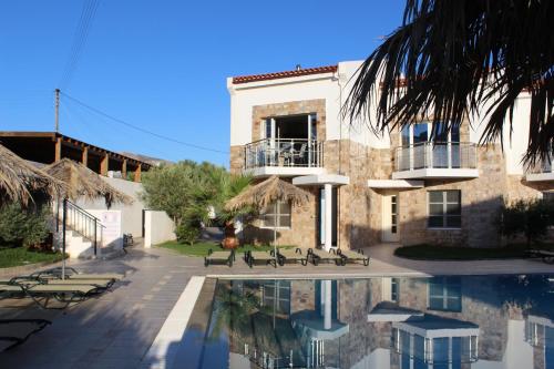  Grapevines Villas in Makry Gialos