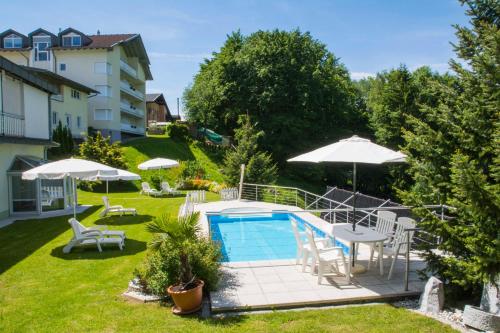 One-Bedroom Apartment with Pool View