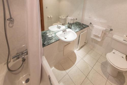 Classic Double Room image 3