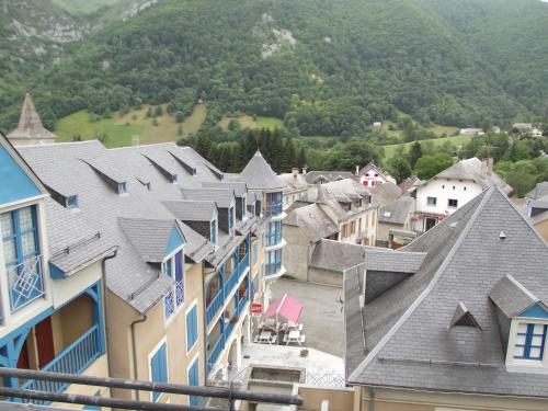 Pohled zvenku, les goutilles in Campan