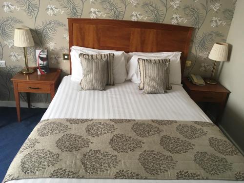 Red Lion Hotel - main image
