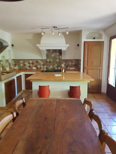 virtuve, Maison les Salles-sur-Verdon in Les Salles-pie-Verdonas