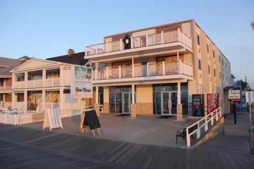 Safari Hotel Boardwalk - 출입구