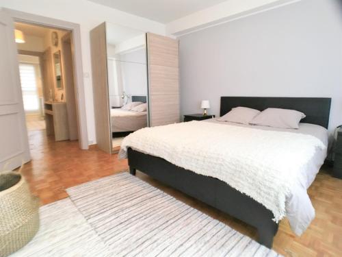 

Central City Center Apartment