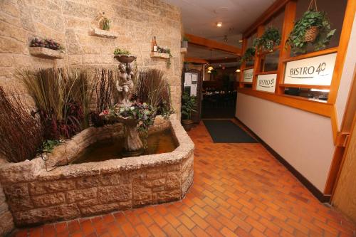 Restaurant, Travelodge by Wyndham Brandon in Brandon (MB)