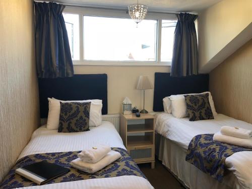 Adelphi Guest House - image 2