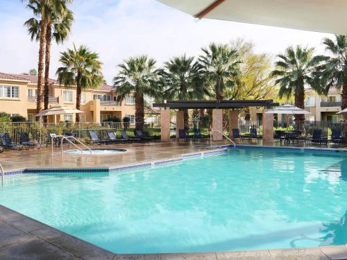 Swimming pool, Raintree's Cimarron Golf Resort Palm Springs in Cathedral City (CA)