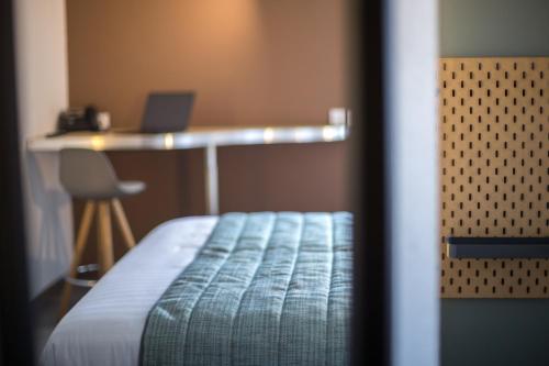 Carré Pau Airport Hôtel - image 2