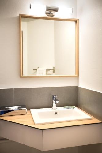 Carré Pau Airport Hôtel - image 9