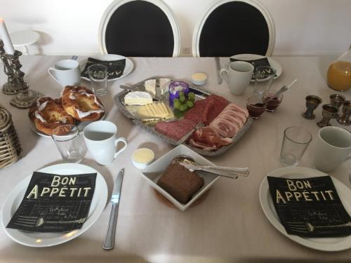 Food and beverages, Rane Ladegaard in Elsegarde