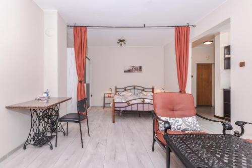 Visit Sofia Macedonia Square Central Apartment by Flat Mаnager 1
