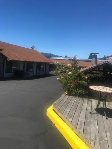 Lone Pine Motel in Garberville (CA)