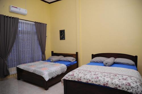 2 double beds