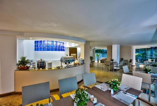Food and beverages, Hotel Oceania Cartagena in El Laguito