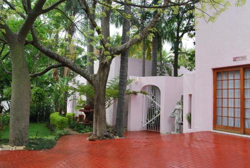 Ronique's Guest House
