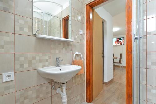 Apartments Josip 1713 - image 8