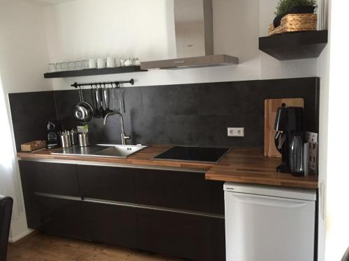 2 bedrooms, 4 beds