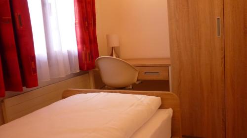 1 twin bed