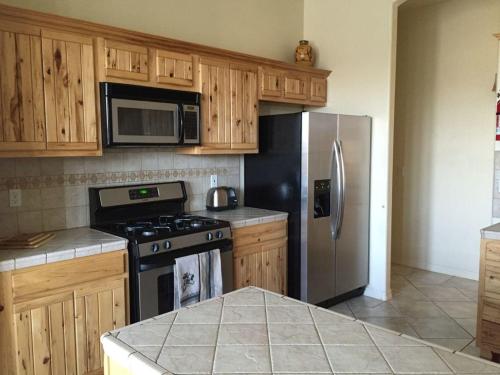 Laughlin Bullhead Home & Pool - image 7