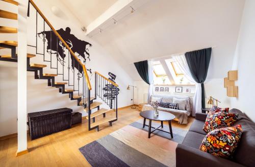 4BR 3BATH BALCONY central Harry Potter penthouse, Прага (фото 2)