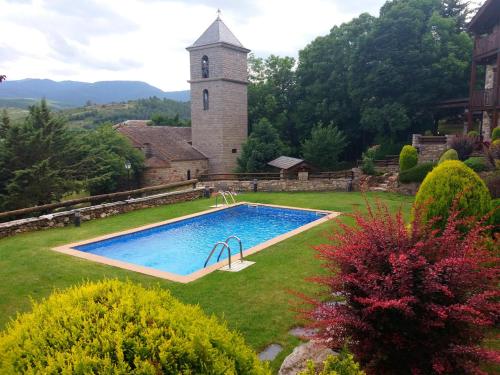  Casa adosada con piscina en Isòvol in Isóbol
