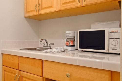Prospector Accommodations by All Seasons Resort Lodging – Park City, UT