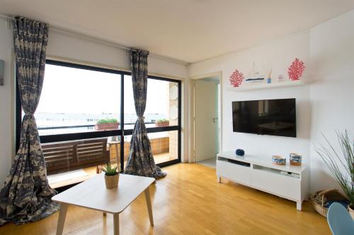 Host Wise - Amazing Comfy Flat with Balcony, Matosinhos (photo 9)