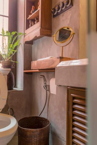 Calcutta Bungalow – Calcutta, LA