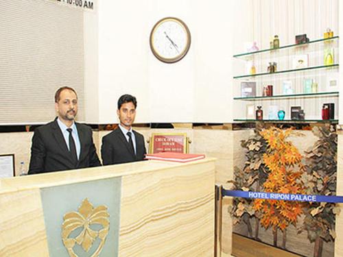 Lobby, Hotel Ripon Palace in Mumbai Central