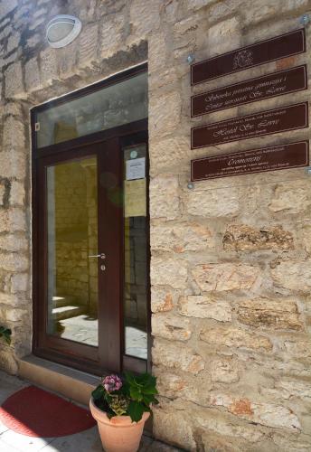 A szálláshely kívülről, Hostel Sv. Lovre in Šibenik