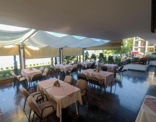 Étterem, Hotel Dva Bisera in Lagadin