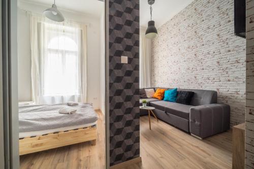 Susan Apartment - image 11