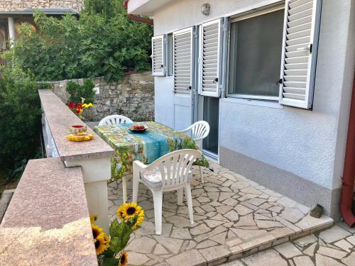  Ana s garden appartment, Unterkunft in Selce