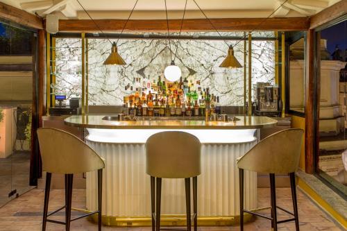 9Hotel Cesari - image 13