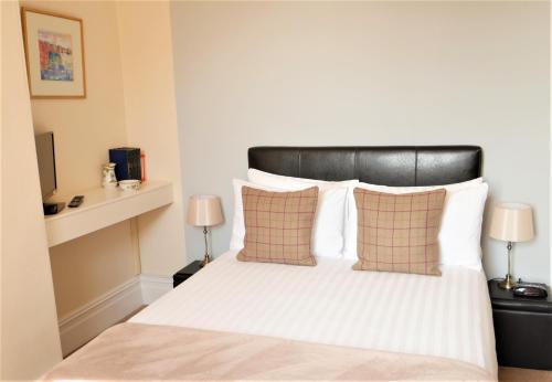 Alcuin Lodge Guest House - image 11