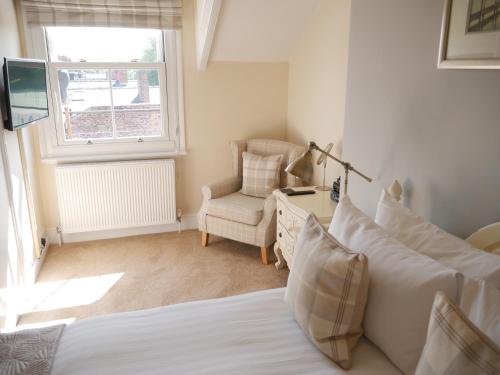 Alcuin Lodge Guest House - image 6