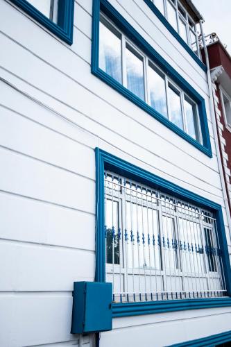 White Pearl Apart - image 6