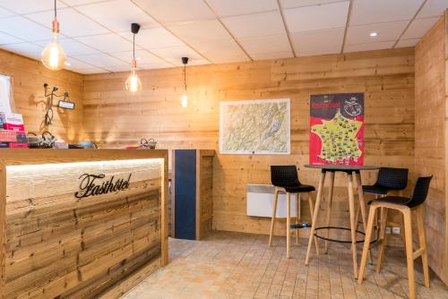 Fasthotel Thones - image 3