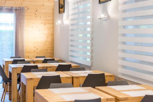 Fasthotel Thones - image 14