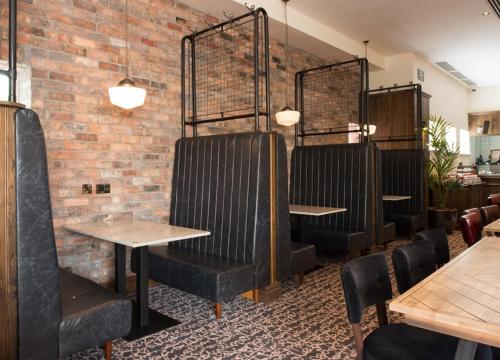 The Old Borough Hotel - Wetherspoon - image 7