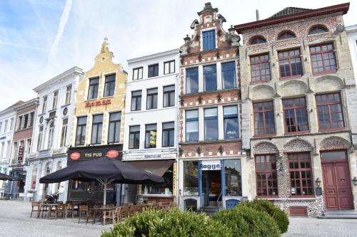  Recht op 't Stadhuis, Pension in Oudenaarde bei Asper