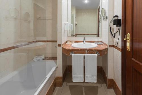Hotel Gran Rey - image 12