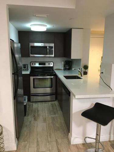 2 Bedroom Ocean Drive Newly Renovated - 주방
