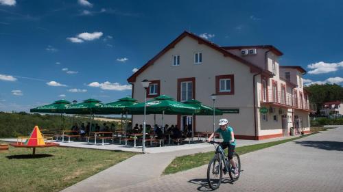 Restorāns, Mobilní dům Marbella kemp Výrovice (Mobilni dum Marbella kemp Vyrovice) in Výrovice