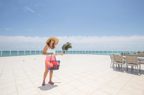 New Point Miami Beach Apartments