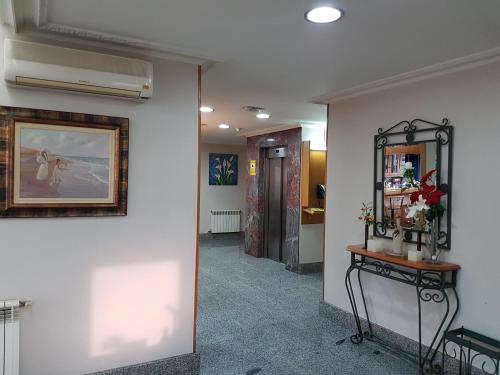 Vestabils, Hotel Camargo in Santa Cruz De Bezana