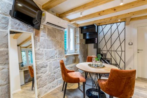 Miara Luxury Rooms - image 6